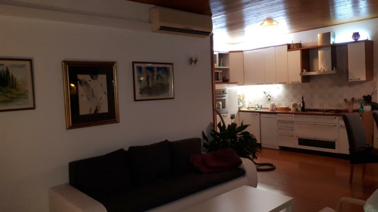 Best4You Apartment - Sea View - 70 M2 - 2 Bedrooms ดูบรอฟนิก ภายนอก รูปภาพ